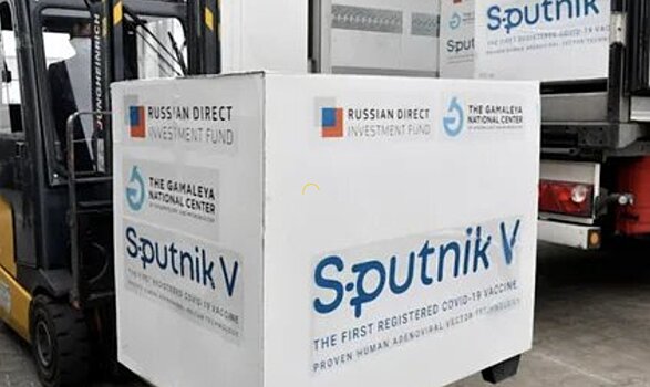 40 тысяч доз "Спутника V" встретили в аэропорту Баку посол РФ и представители министерств Азербайджана