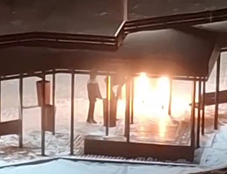 Малолетние вандалы «похозяйничали» в новом сквере в Шимановске