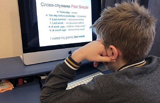Ямальские школьники и студенты продолжат учиться дистанционно