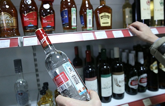 Отравление алкоголем зарегистрировано в шести регионах РФ
