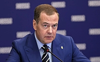 Медведев: ответ за удары западными ракетами по РФ «полетит не только на Киев»