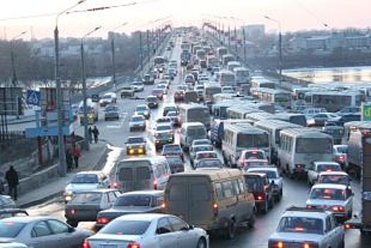 Многокилометровые пробки зафиксированы в Нижнем Новгороде