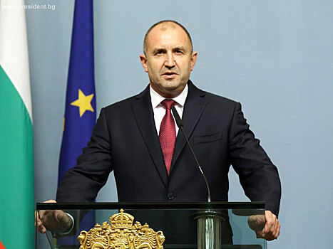 Президент Болгарии выступил за "немедленную и безусловную" отставку кабинета министров на фоне акций протеста в стране