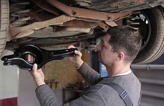 Мастер сервисного цеха рассказал, какие запчасти лучше использовать при ремонте подвески в популярных автомобилях. В лидерах – FENOX