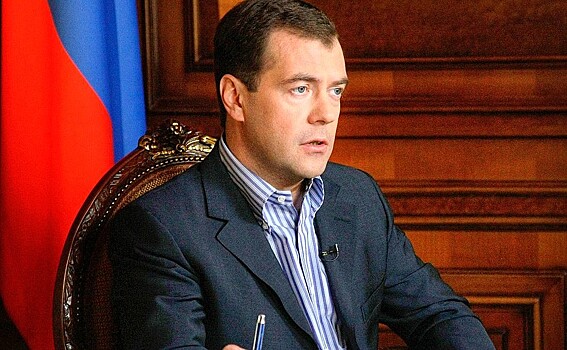 "Чем новее год, тем ближе к смерти": Медведев вручал правительственную премию со словами Чехова