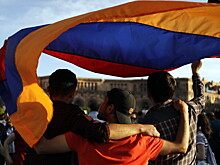 «Бархатная революция» в Армении взяла свое