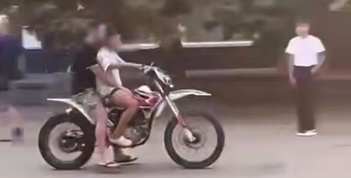 В Багаевском районе полицейские проводят проверку по факту езды на мотоцикле подростка без водительских прав