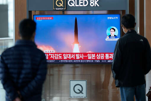 Премьер Японии и президент Монголии призвали КНДР прекратить ракетно-ядерную программу