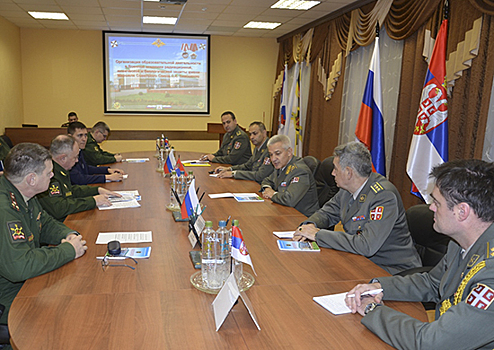 Академию войск РХБ защиты посетила делегация военных из Республики Сербия