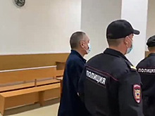 Бывший российский мэр показал средний палец после приговора сроком на 12 лет