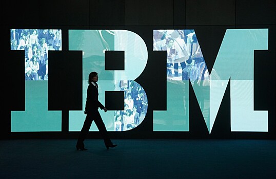 IBM сокращает выручку третий квартал подряд