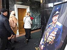 Памятник космонавту Леонову открыли на его могиле в Мытищах