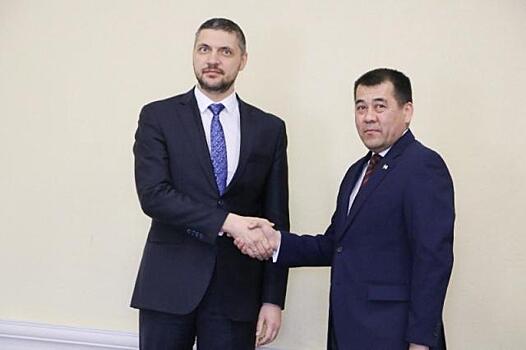 Александр Осипов обсудил с генконсулом Узбекистана Юсупом Кабулжановым перспективы сотрудничества