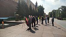 Цветы возложили к Вечному огню в память о погибших при атаке Сталинграда