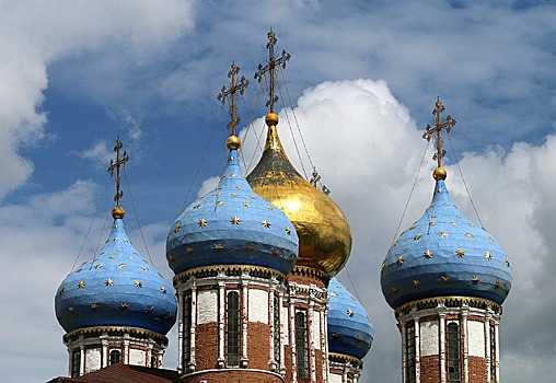 Иконописцы Троице-Сергиевской лавры украсят храм Матроны Московской в Дмитровском