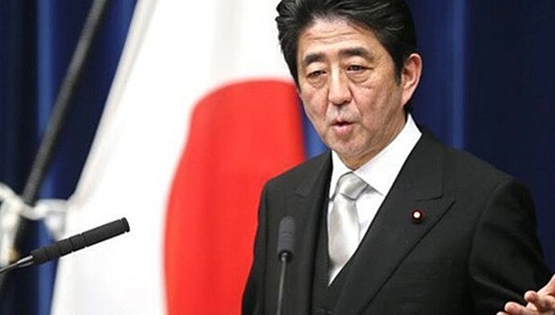 Абэ призвал компании Японии повысить зарплаты на 3%