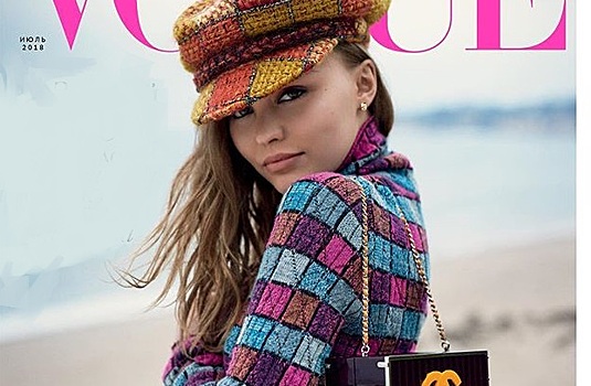 Лихая кепка и папин взгляд: Лили-Роуз Депп сияет в Chanel на обложке российского Vogue