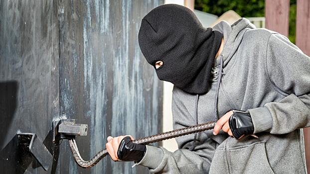 Мужчина украл двигатель с новочеркасского предприятия