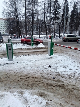 Парковка на площади Горького работает в тестовом режиме