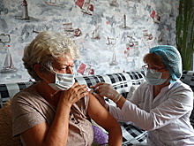 В Петербурге объяснили обязательную вакцинацию для жителей старше 60 лет