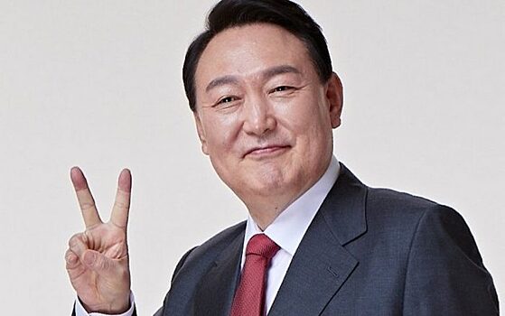 Президент Южной Кореи призвал Илона Маска построить завод Tesla в стране
