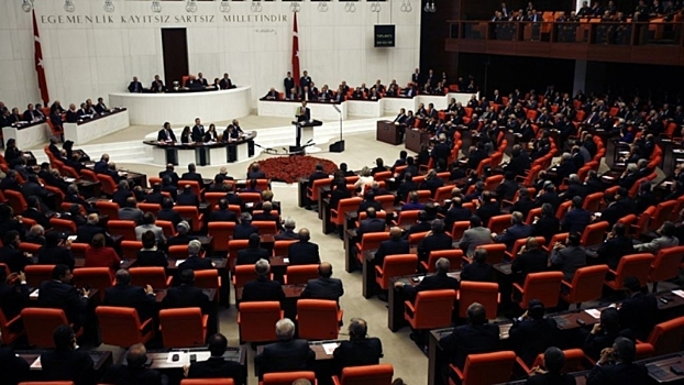Парламент Турции продлил на год использование национальных вооруженных сил в Сирии и Ираке