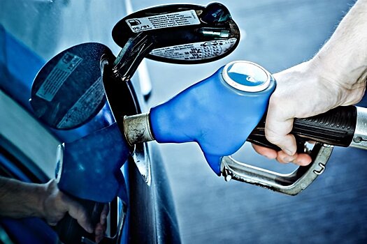 Биржевые цены на бензин начали снижаться