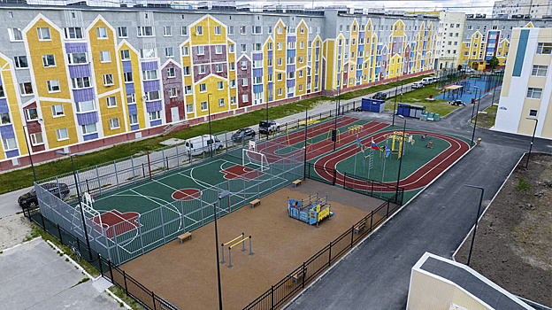 Глава Надымского района оценил ход ремонтных работ в двух школах