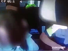 В Салехарде нетрезвая автоледи устроила скандал в патрульном автомобиле. ВИДЕО