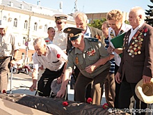 Куйвашев увеличил финансовую помощь ветеранам