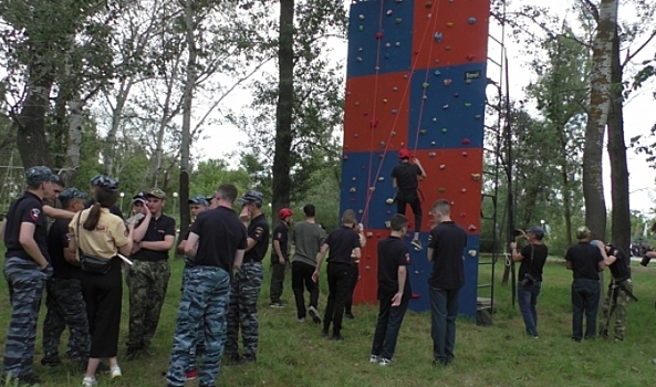 В Волгоградской области открыли профильную смену «Кадет МВД»