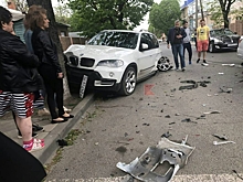 В Краснодаре водитель Audi протаранил припаркованный BMW