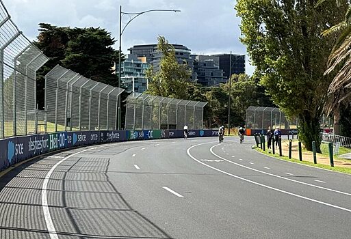 «Праздник к нам приходит». В Мельбурне началась подготовка к гонке Формулы 1