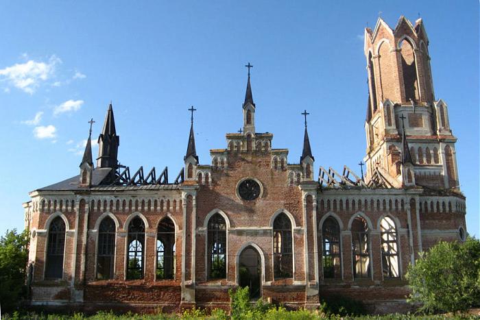 Руины католического собора в селе Каменка, Саратов, Российская Федерация