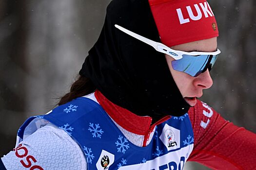 Дарья Непряева на финишной прямой вырвала победу в скиатлоне на пятом этапе Кубка России