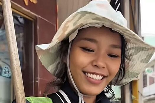 Девушка-дворник из Таиланда стала моделью благодаря российскому уличному фотографу