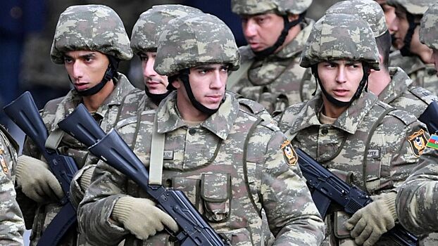Азербайджан сообщил об обстреле позиций сил республики на границе с Арменией