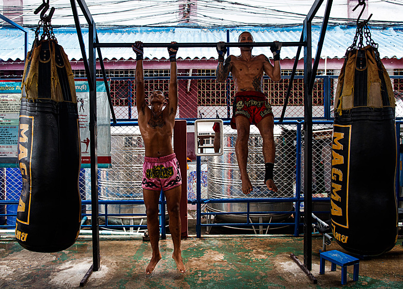 Занятия тайским боксом по программе реабилитации заключенных