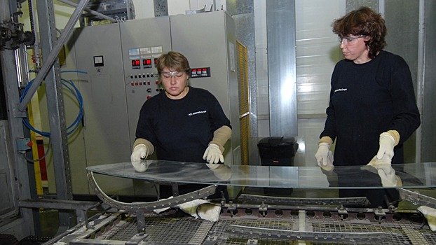 Производитель автостекла AGC продал российские заводы