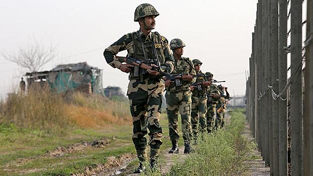 Индийский военный погиб при обстреле Пакистаном