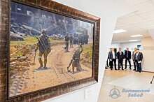 В Воткинске открылась выставка картин, посвящённых СВО