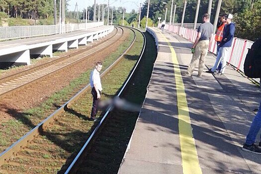 Мужчина погиб под колесами электрички на Дубравной в Сормове
