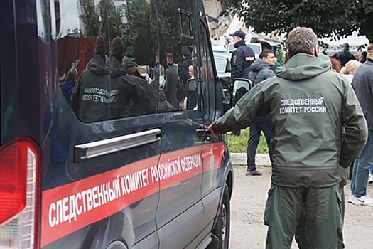 В Мурманской области полицейские поблагодарили двоих жителей за помощь в задержании преступника