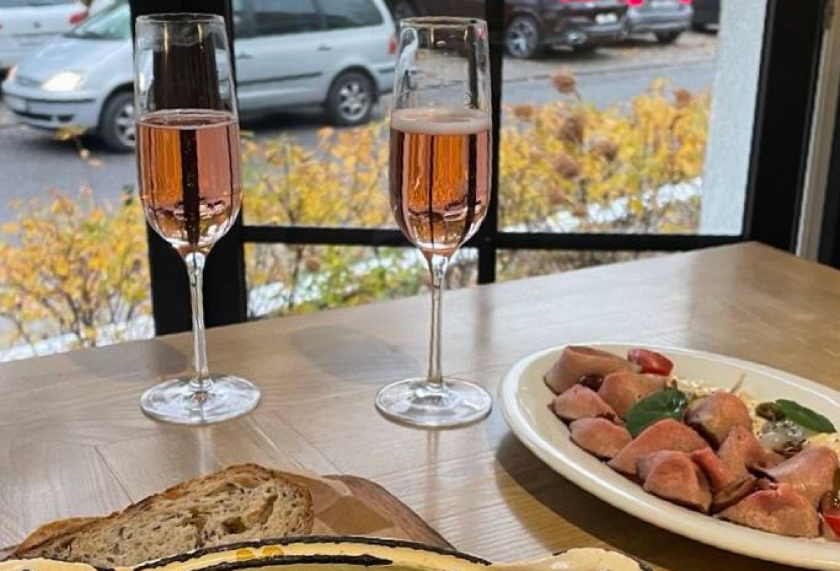 Закрылся новосибирский проект омских предпринимателей — бар Mishkin&Mishkin