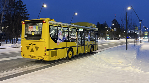 Новогодние автобусы начали курсировать по улицам Нижневартовска