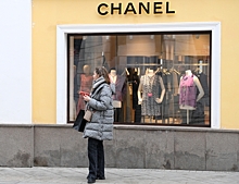Стилист: Chanel не вправе запрещать клиентам носить вещи бренда в России
