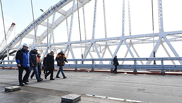 Крымский мост: без Путина не поедут