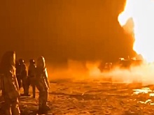 На Аляске рухнула и загорелась буровая установка