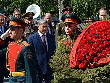 Атамбаев: при возложении цветов к могиле Неизвестного солдата думал о деде