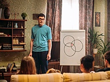 На телевидении выходит сериал "Миллиард проблем" - о семье, выигравшей миллиард